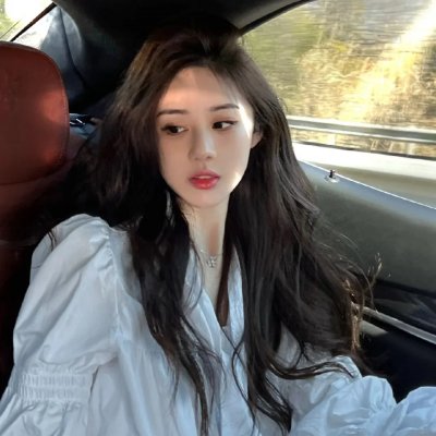 蒙面纱的男子